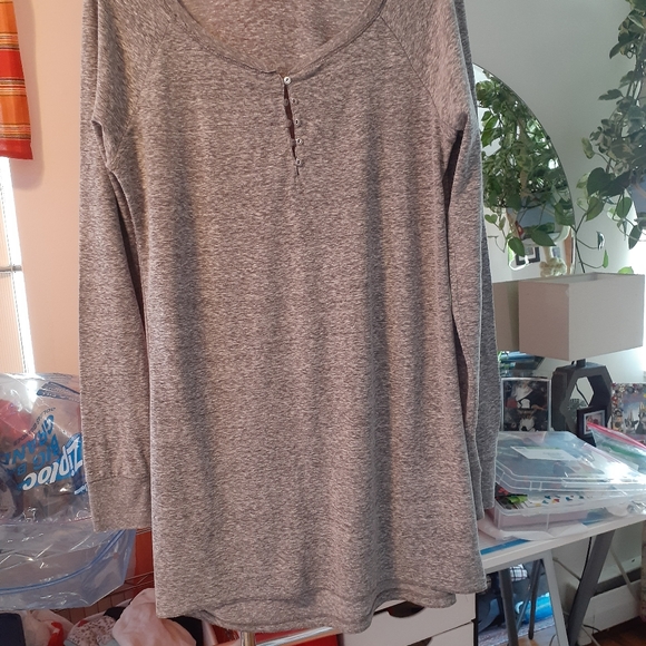 Top/long sleeve - Picture 1 of 9